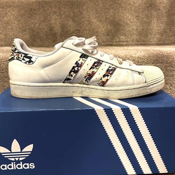 adidas Superstar ‘White Splatter’ FX5540 (US Men 11) - Picture 3 of 7